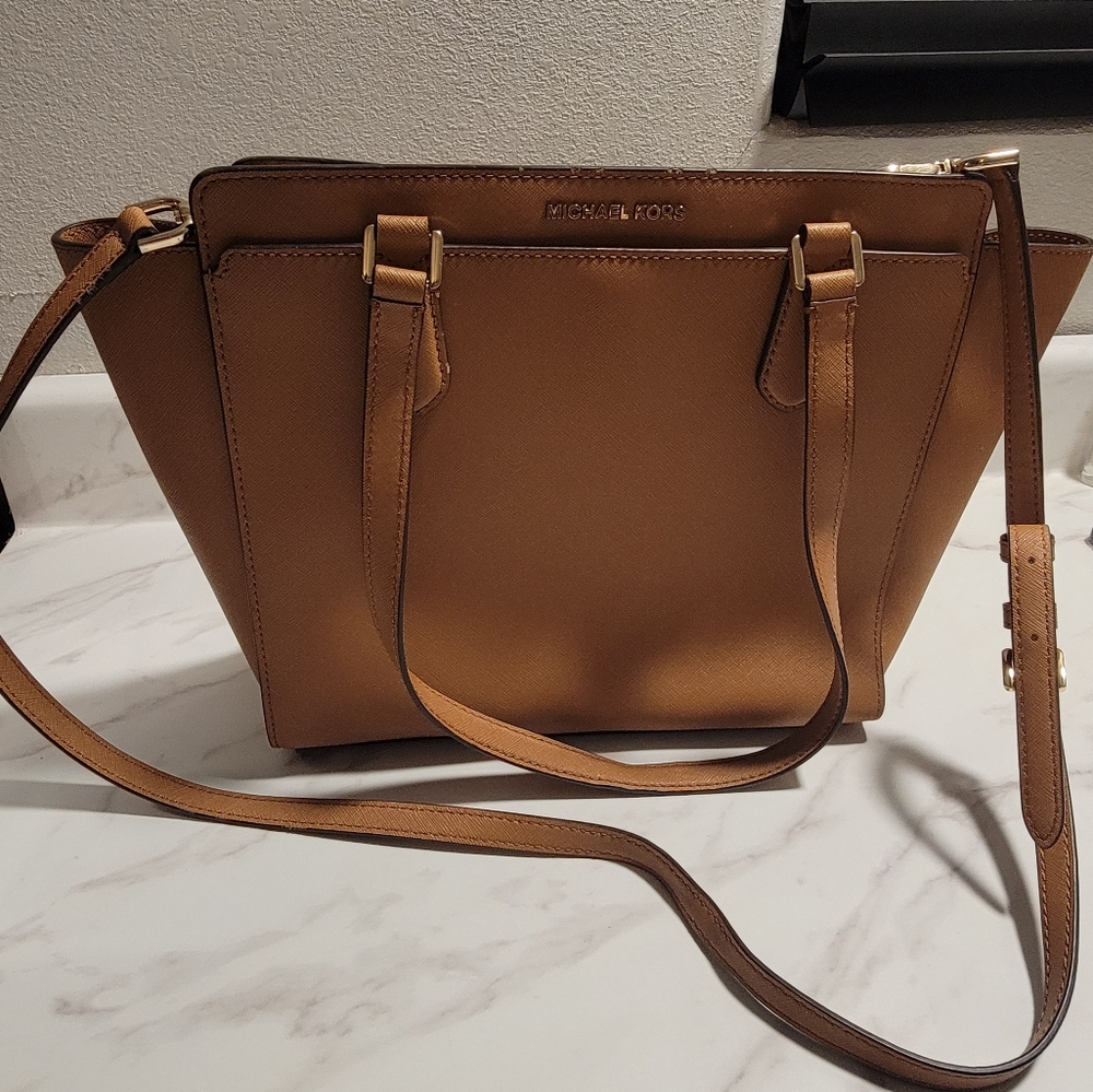 ⭐️Michael Kors Crossbody Bag⭐️